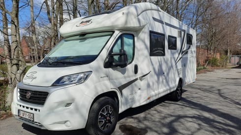 MC LOUIS 460 My home is where my camper is!