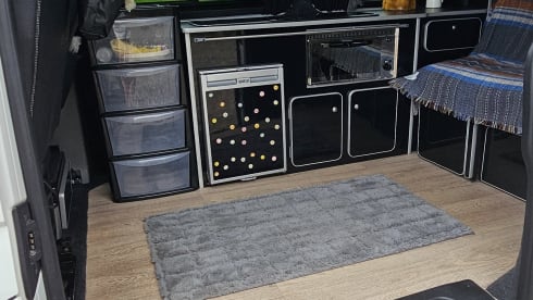 Lizzy the camperess  – 4 berth Volkswagen campervan from 2012