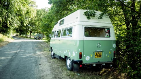 Finn Classic 1977 Mercedes camper 