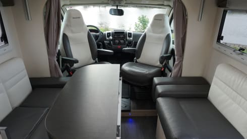 4p Chausson semi-integrated uit 2018