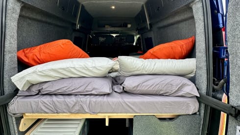 Doris – 2 berth High Top Ford campervan 2015