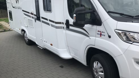 Bavaria T746 Class – Mooie ruime en zeer uitgeruste camper
