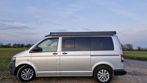 Iris – 4 Berth VW T5 Camper