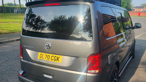 Los – 4 berth Volkswagen campervan from 2020