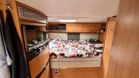 Spacious Luxury Camper 4/5p | hp 170 | transverse bed & lifting bed | complete inventory 