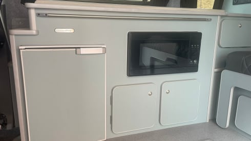 Dolly – 4 berth Volkswagen campervan from 2021