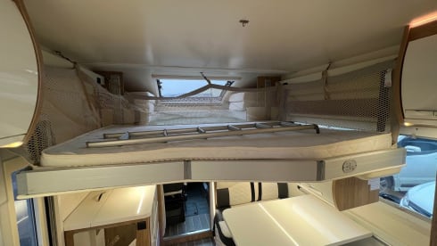 Luxury 6 berth 6 Belted Roller Team Autoroller 747