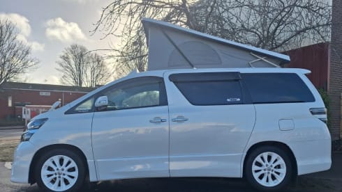 VEL – Toyota campervan met 2 slaapplaatsen uit 2009