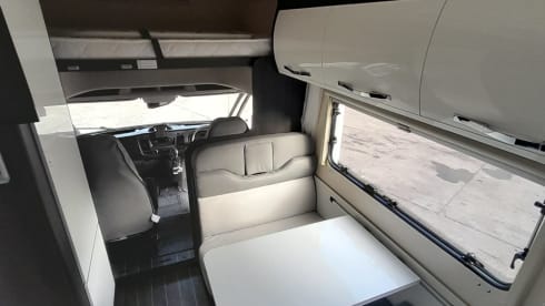 MOTORHOME HIRE: 2023 Roller Team Zefiro 675 Motorhome 2.0