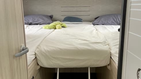 B77 – 5p Sun Living alcove from 2022