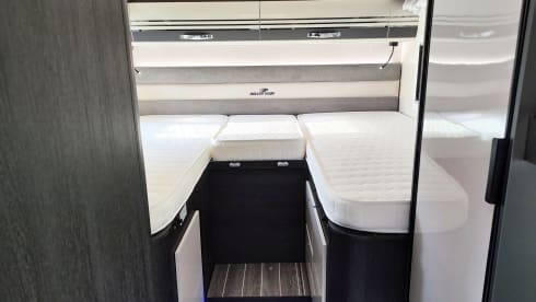 Bavarian Camper 2 – 5 people and still under 7m - the kronos 285TL.