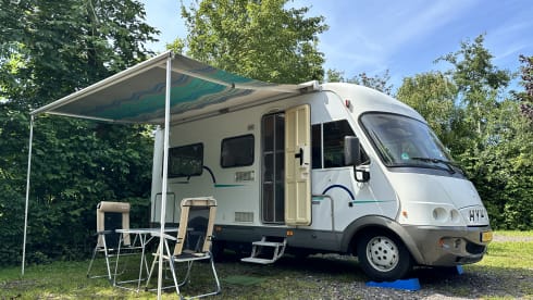 2p Hymer B574 fixed bed air conditioning