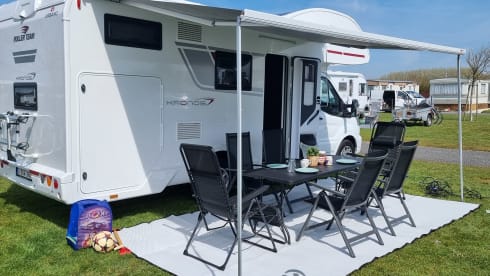 New modern fully equipped camper. 