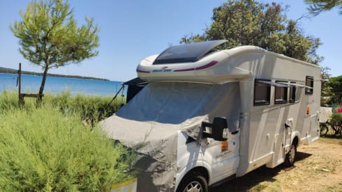 Holiday Adventure – 4p Roller Team semi-integrated uit 2022