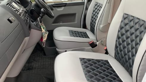 Elsie – Elsie- Beautiful Volkswagen Campervan- Sleeps 4