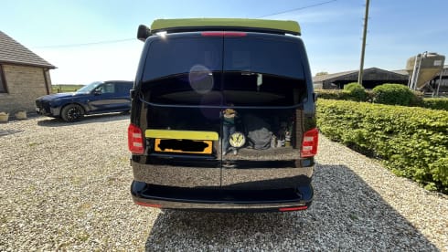 The Wasp – 4 berth Volkswagen campervan from 2019