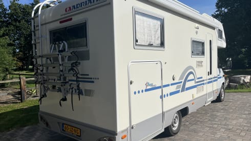 6-sitziger Mercedes-Benz Alcove aus dem Jahr 2002