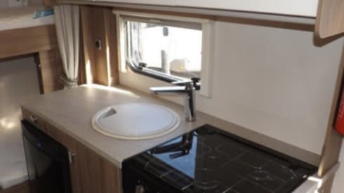 Special edition Lifestyle 696-Black edition – 6 berth Swift Escape Lifestyle 696 2015-breakdown cover included 