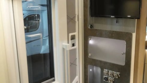 Burstner Fiat Ducato – Luxury camper with many amenities, super complete