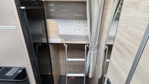Chausson teilintegriertes Wohnmobil für 5 Personen