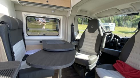 CliffDC – CliffDC - 2pers. Citroen Campervan from 2024