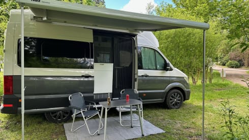 4-person VW GRAND CALIFORNIA automatic WITH AIR CONDITIONING, shower and toilet 