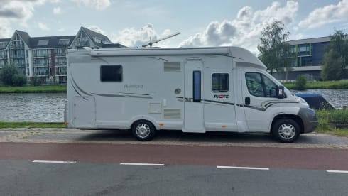 Spacious luxury 4 person Pilote camper many extras Queens bed semi-integrated 2013