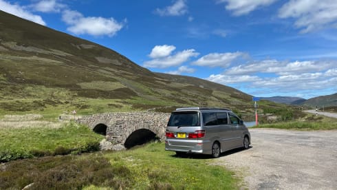 Toyota campervan met 4 slaapplaatsen uit 2004