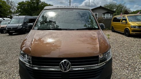 YT72KEU – 4 berth Volkswagen Campervan London - Romford