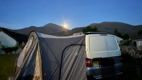 OnlyVans – Only Vans Adventures - VW T5 - 2 Berth