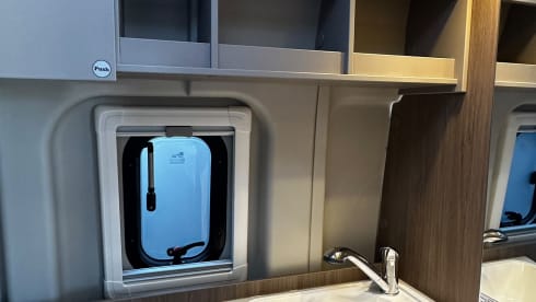 L&C – Gloednieuwe Carado CV 640 automaat luxe, comfort en vrijheid.