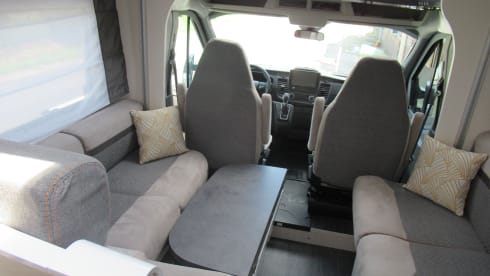 Challenger premium with central and bunk bed