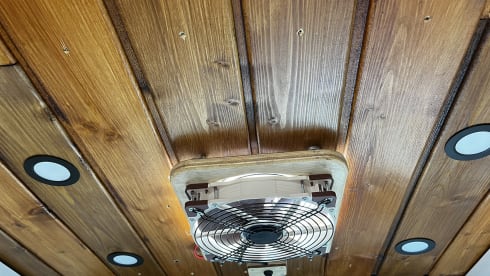 Mosi – Luxury off-grid camper for 2p, automatic and kitchen with quooker
