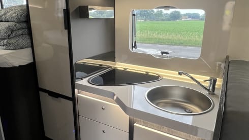 Loft On Wheels 2.0 – Brand new automatic camper 5 people