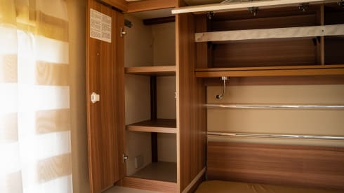 Luxe  4p camper – 4p Ford semi-integrated uit 2015