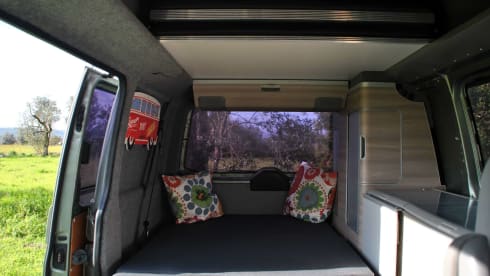 Olive green campervan – VW camper 4x4 | 4 people | Lisbon/ Porto / Coimbra - Portugal