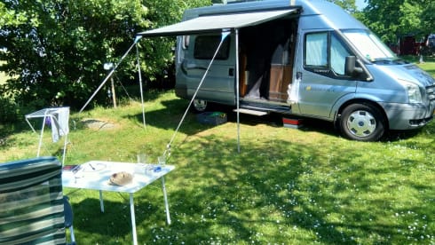 Nice Dethleffs bus camper for 2 adults and 1 child