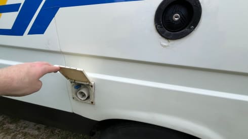 De Vrijbuiter – 7 Berth Chausson bus from 2013
