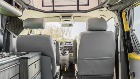 Sunny – 2p Volkswagen bus from 2015