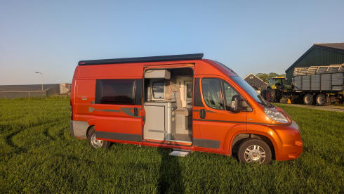 Adriaatje – Adria Mobil Wohnmobil für 2 Personen aus dem Jahr 2011