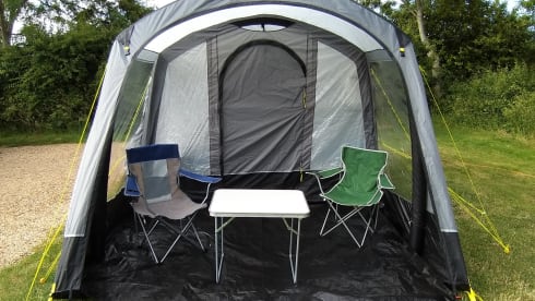 Silver Shadow – 4+ Berth Toyota Hi-Ace