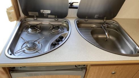 4p Knaus Traveler with 6 belts