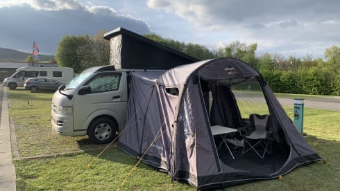 Yoshi – 4 berth Toyota campervan from 2010