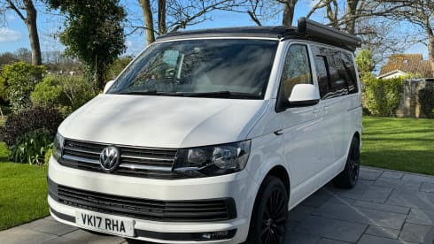 Colin – 4 berth Volkswagen campervan from 2017