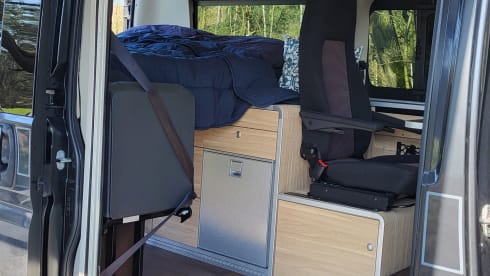 Buszz – Hymer RIo '14, 4 seater/2 bedroom. Compact, surprisingly spacious