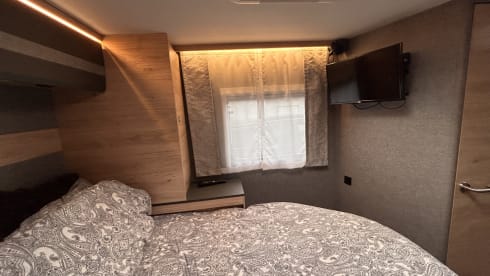 Dignity  – Insurance Included, Luxury Van 4 with Fixed Bed 
