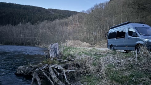 CONSCIOUS.VAN – 2p Mercedes-Benz bus uit 2020