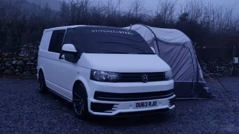Chester – Camper Volkswagen a 2 posti letto del 2013
