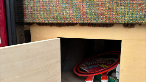 Bennie Benz – 2p Mercedes-Benz campervan uit 2003