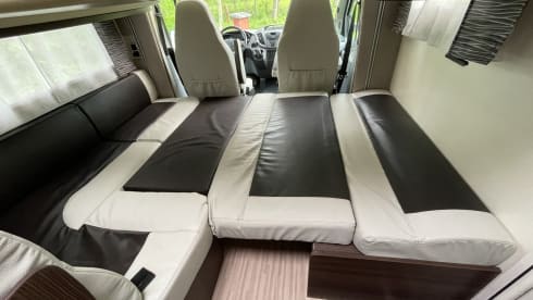 4 personnes Benimar Tessoro 486 Semi-intégré